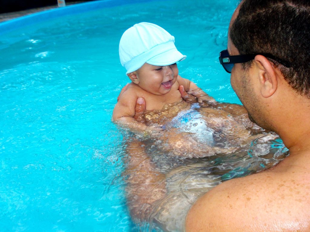 bébé nageur