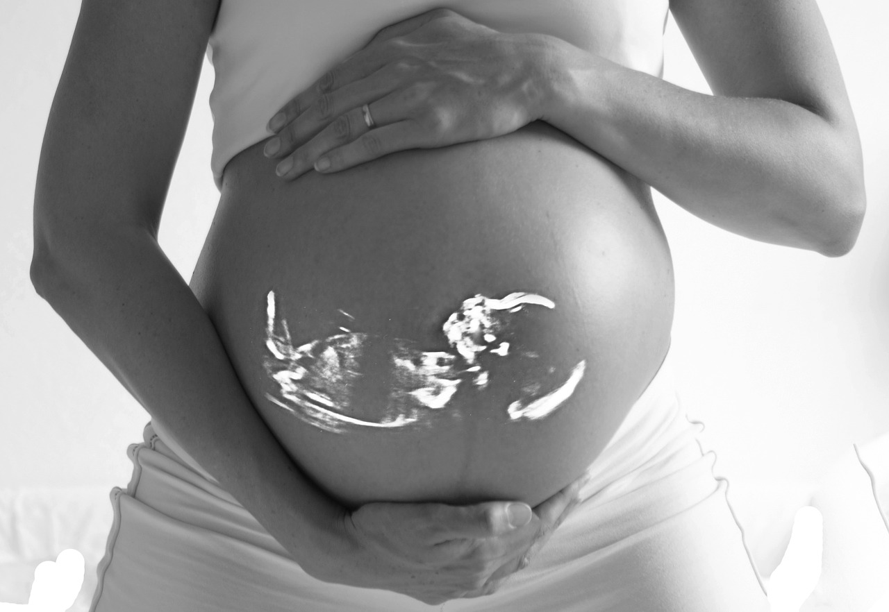 éviter les vergetures pendant la grossesse